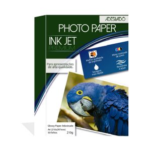 Glossy PHOTO Paper Adesivado 210 g/m² A-4 (210×297) cx c/ 50 folhas.